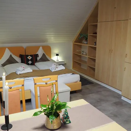 Piroska Guest house *